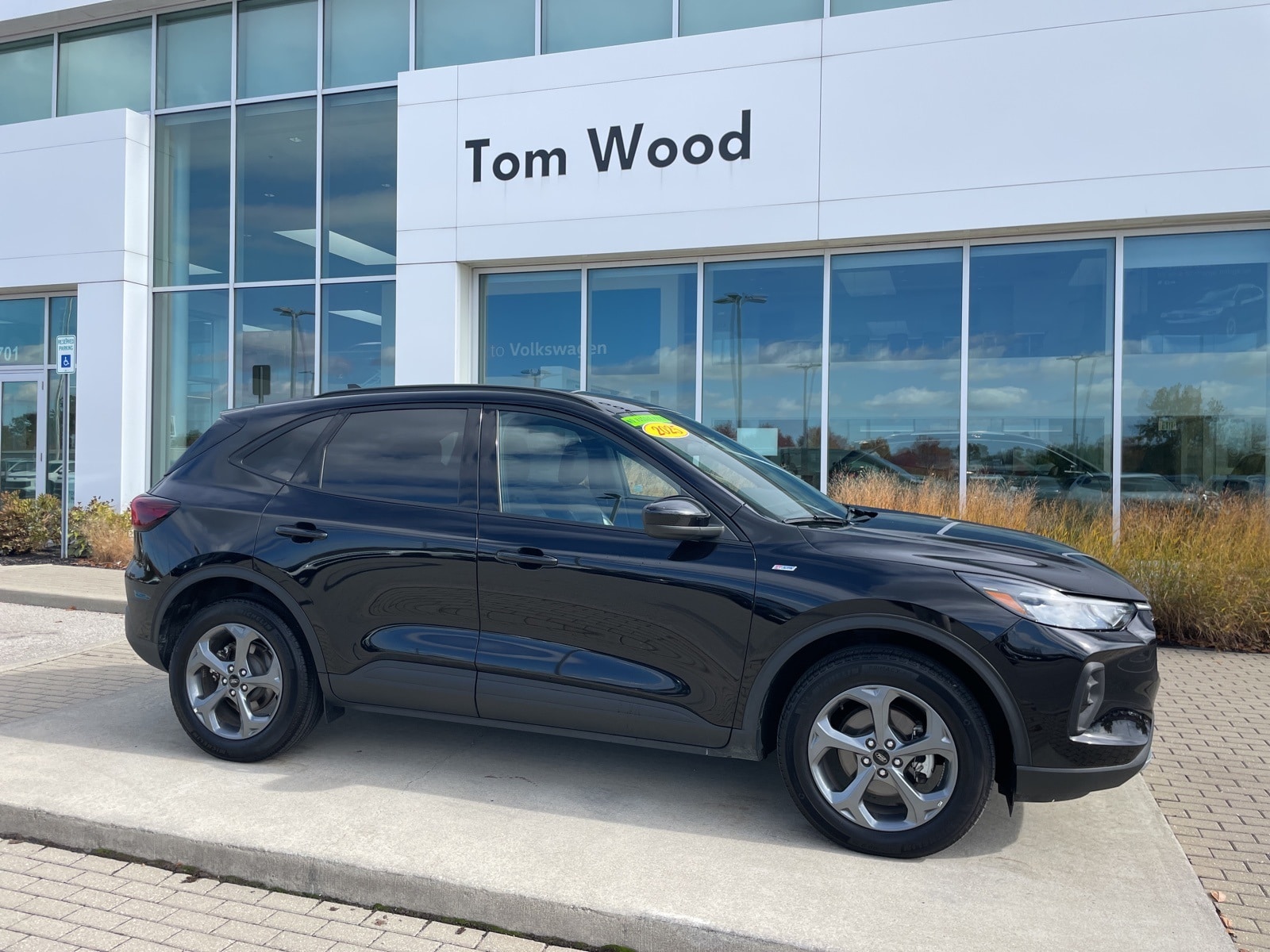 2025 Ford Escape ST-Line Select's photo