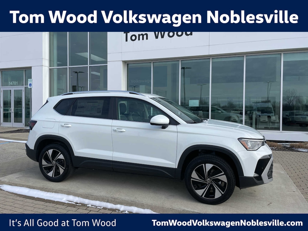 New 2026 Volkswagen Taos SE 4MOTION