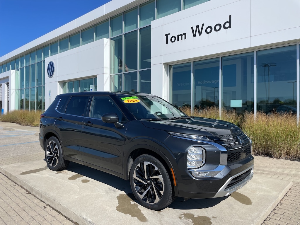 Used 2024 Mitsubishi Outlander SE Black Edition SUV