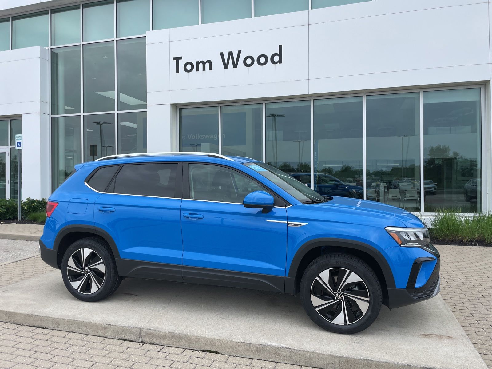 2023 Volkswagen Taos 1.5T SE 4Motion's photo