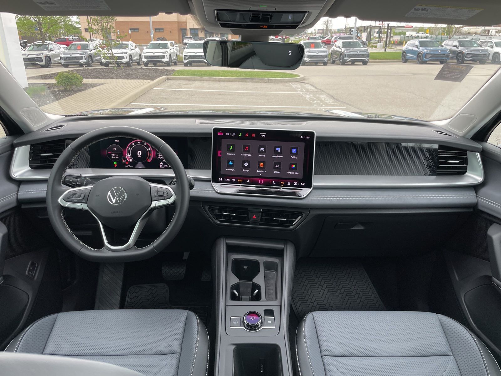 2026 Volkswagen Tiguan SE - Photo 26