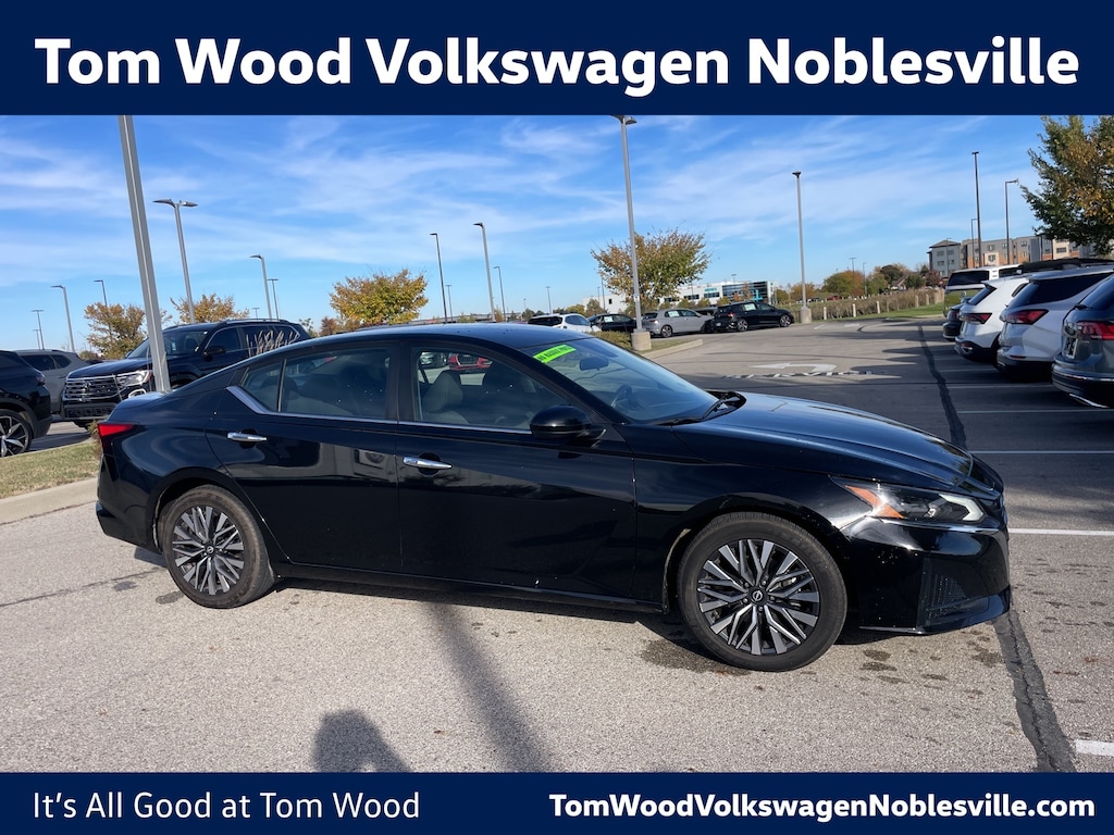 Used 2023 Nissan Altima 2.5 SV Sedan