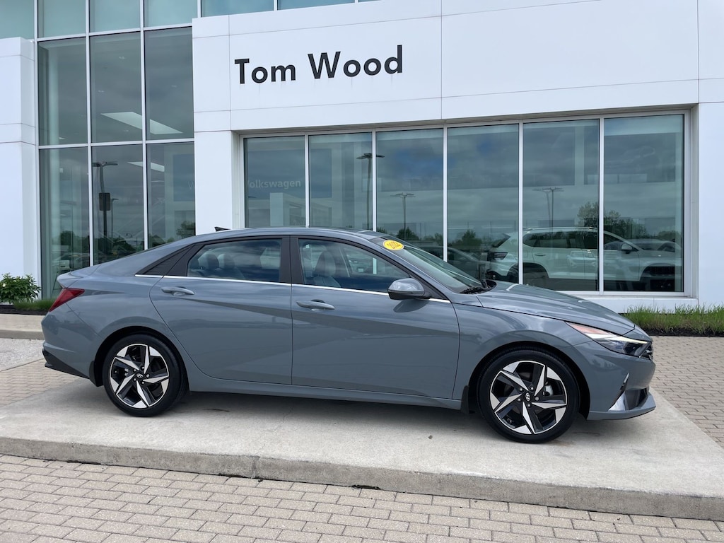 Used 2022 Hyundai Elantra Limited Sedan