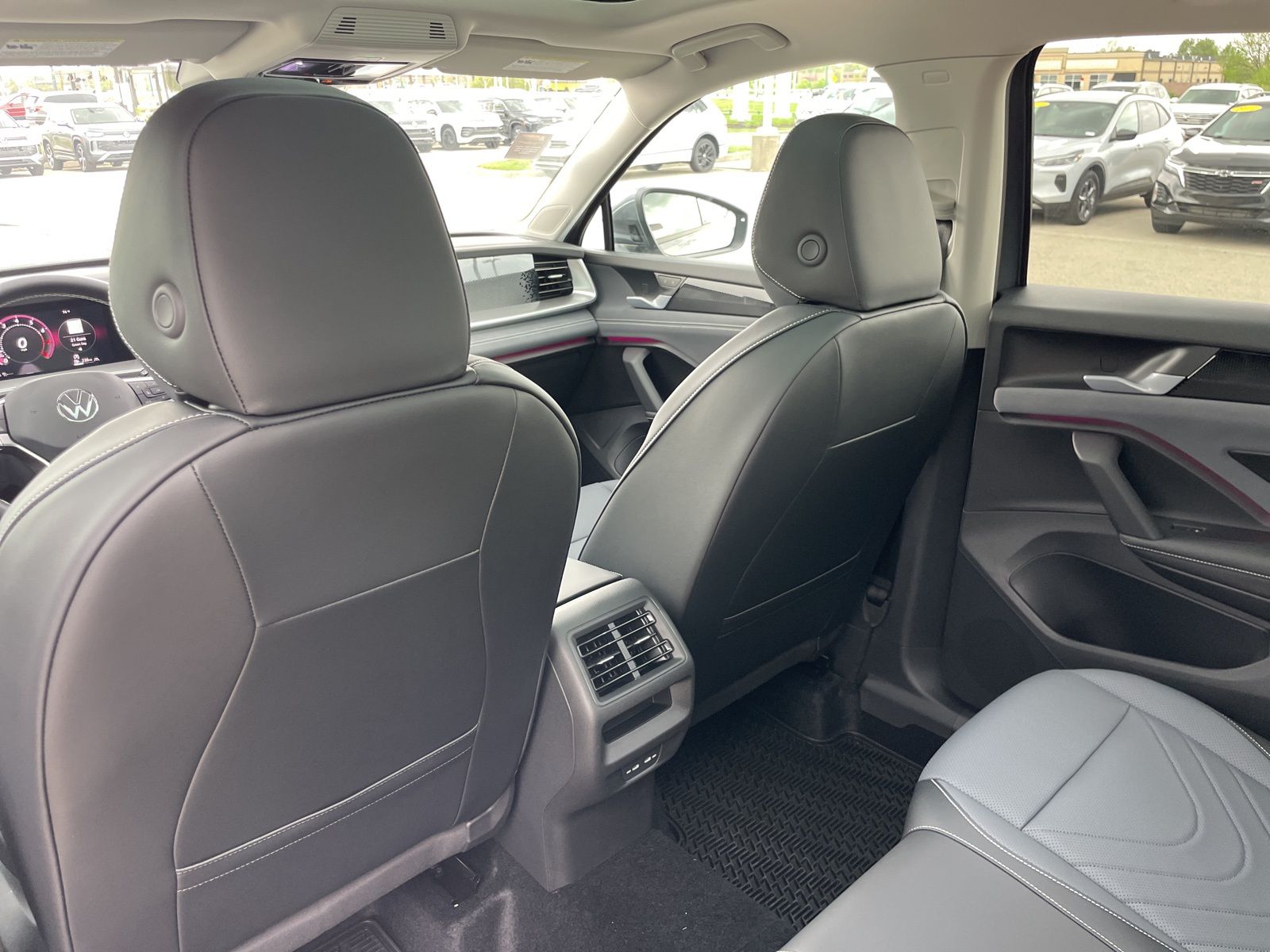 2026 Volkswagen Tiguan SE - Photo 43