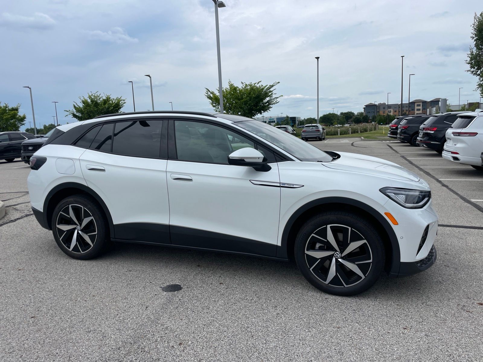 Used 2024 Volkswagen ID.4 PRO S with VIN 1V2WSPE89RC010242 for sale in Noblesville, IN