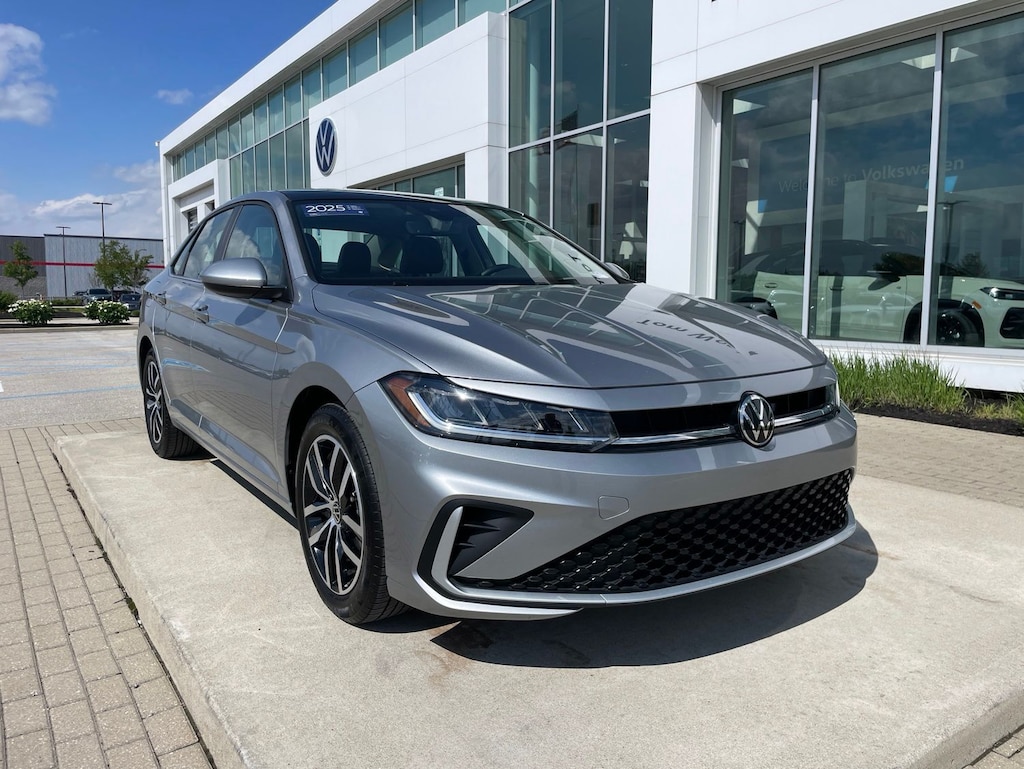 Used 2025 Volkswagen Jetta 1.5T SE Sedan