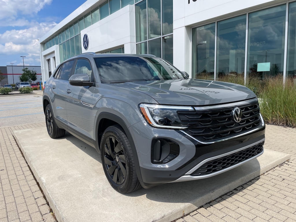 Certified 2025 Volkswagen Atlas Cross Sport 2.0T SE w/Technology SUV