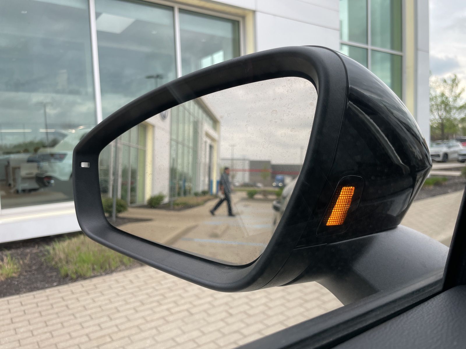 2026 Volkswagen Tiguan SE - Photo 24