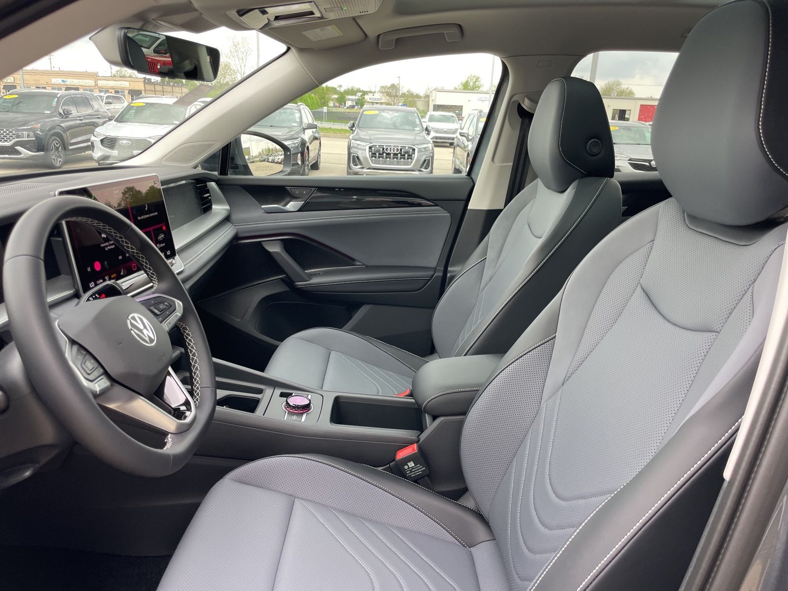 2026 Volkswagen Tiguan SE - Photo 20