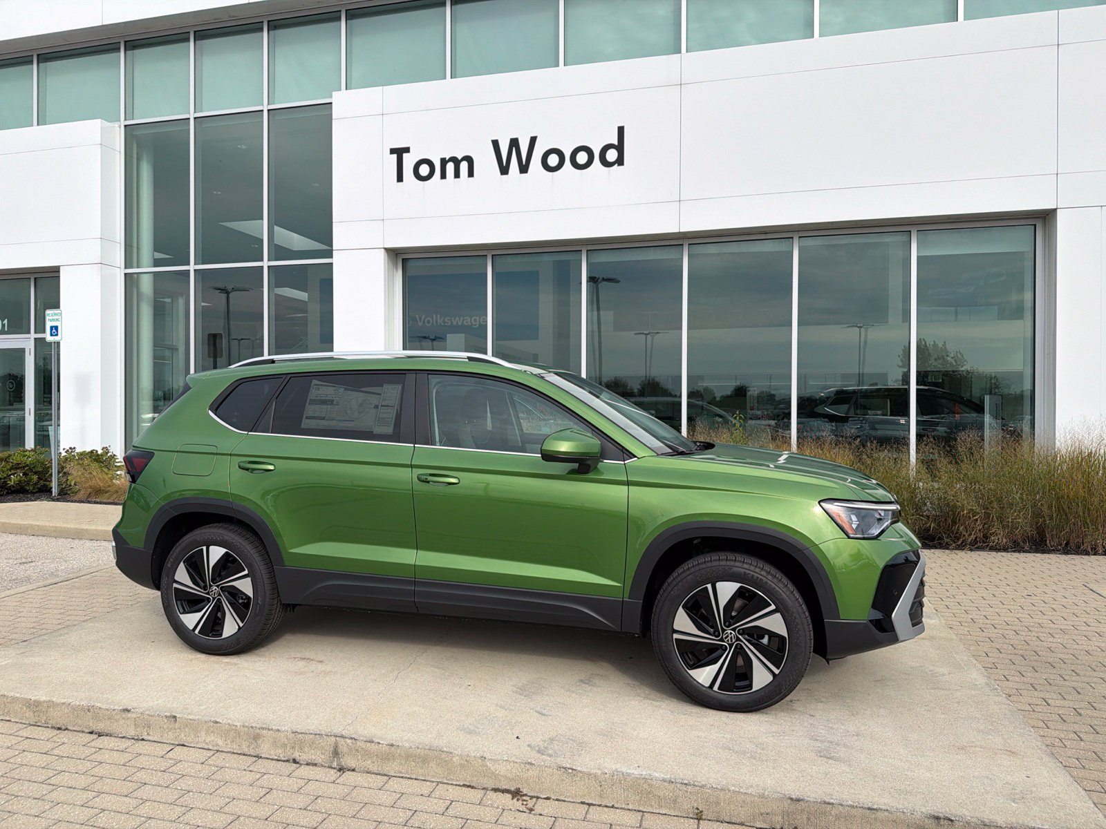 2027 Volkswagen Taos SE