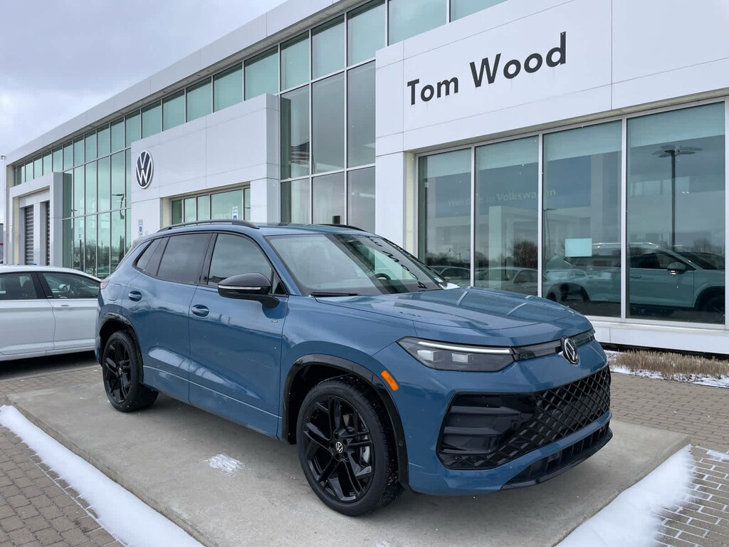 New 2026 Volkswagen Tiguan SE R-Line Black 2.0T FWD