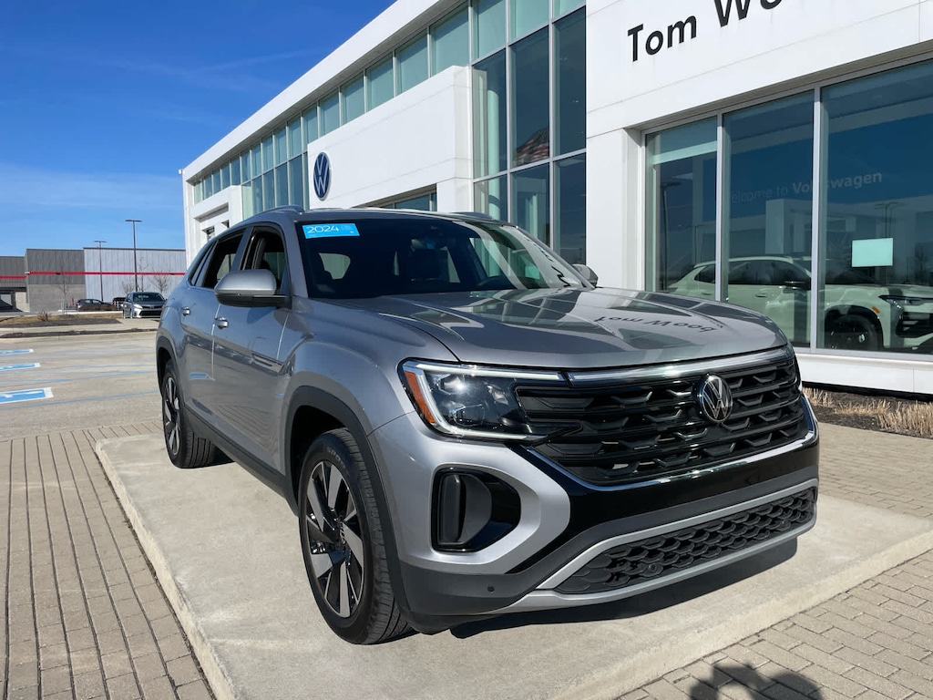 Certified 2024 Volkswagen Atlas Cross Sport 2.0T SE w/Technology SUV