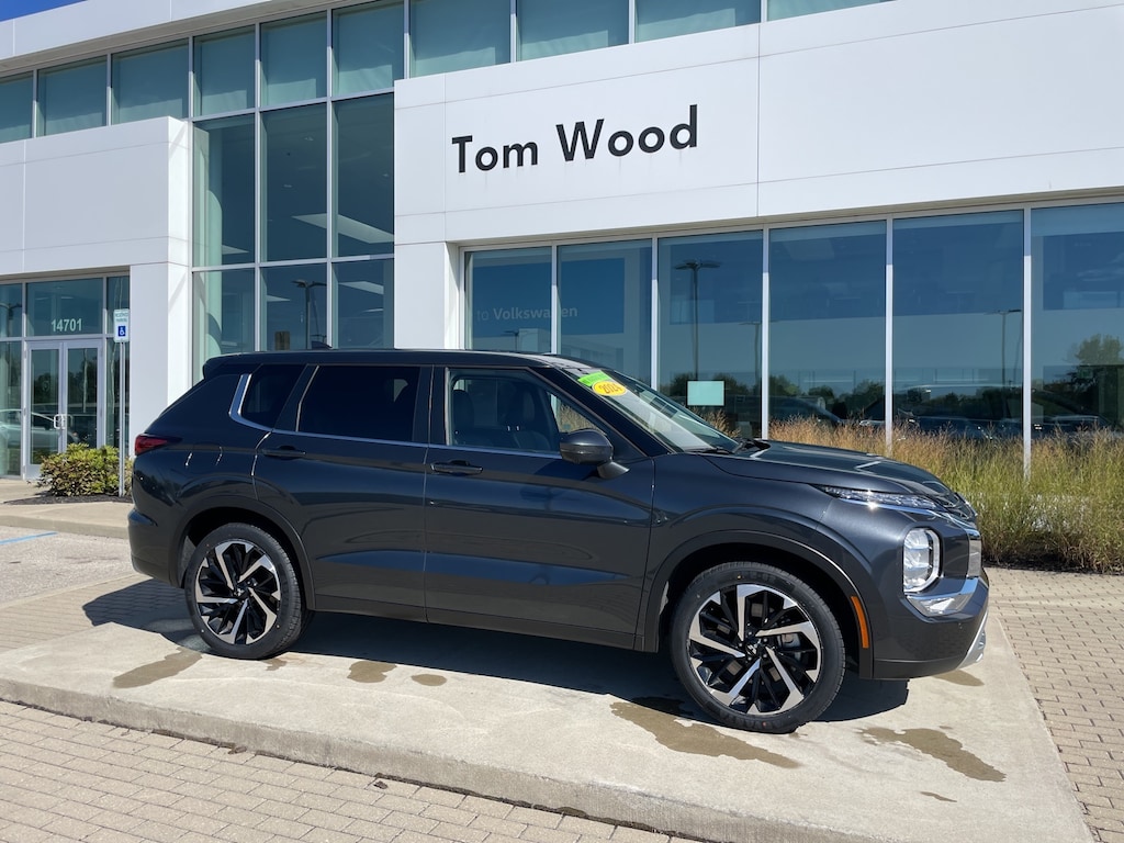 Used 2024 Mitsubishi Outlander SE Black Edition SUV