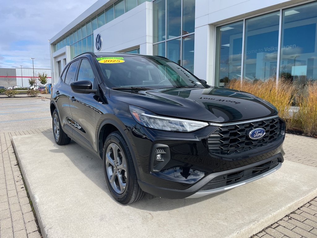 Used 2025 Ford Escape ST-Line Select SUV