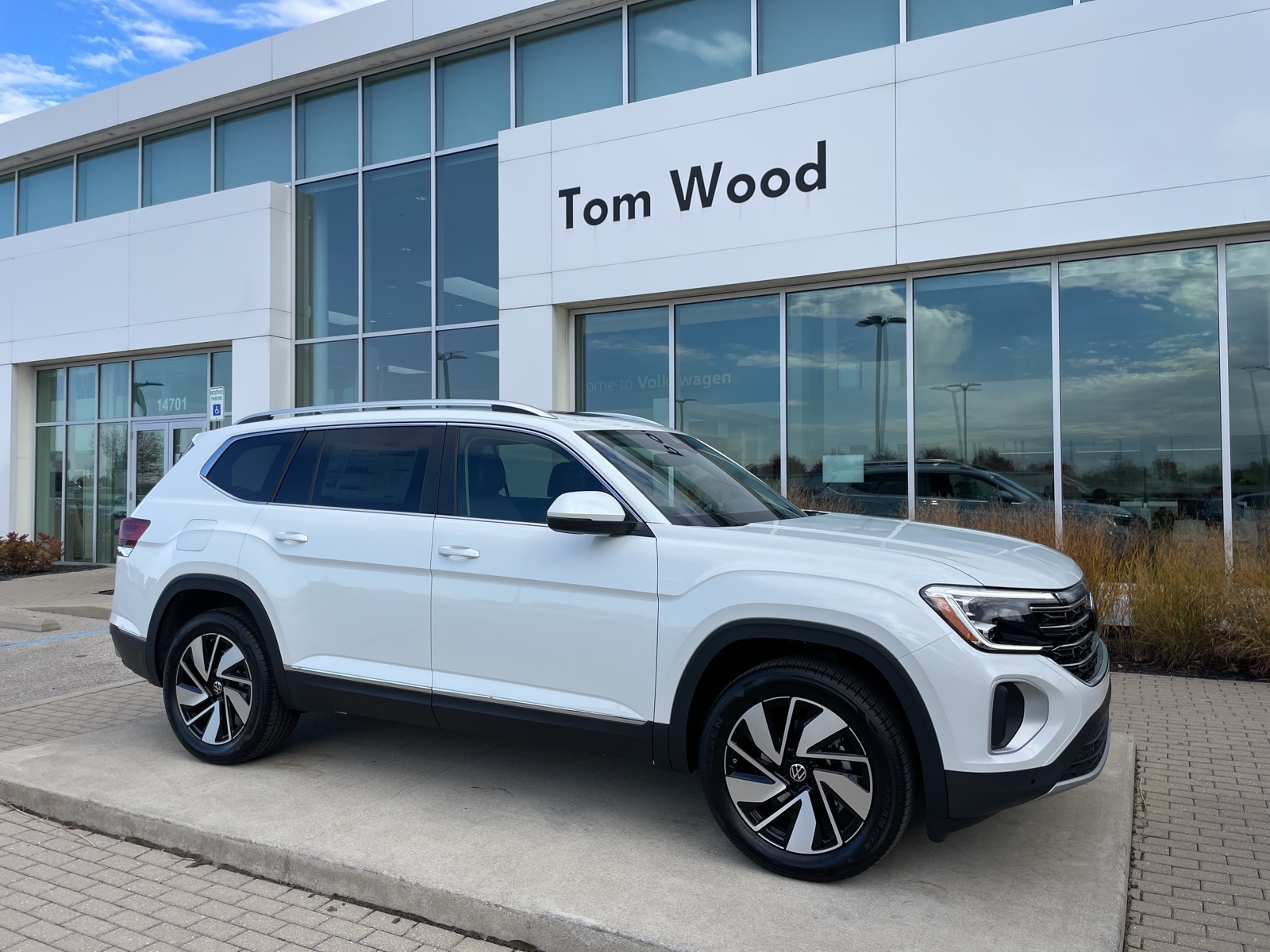 2026 Volkswagen Atlas SEL's photo