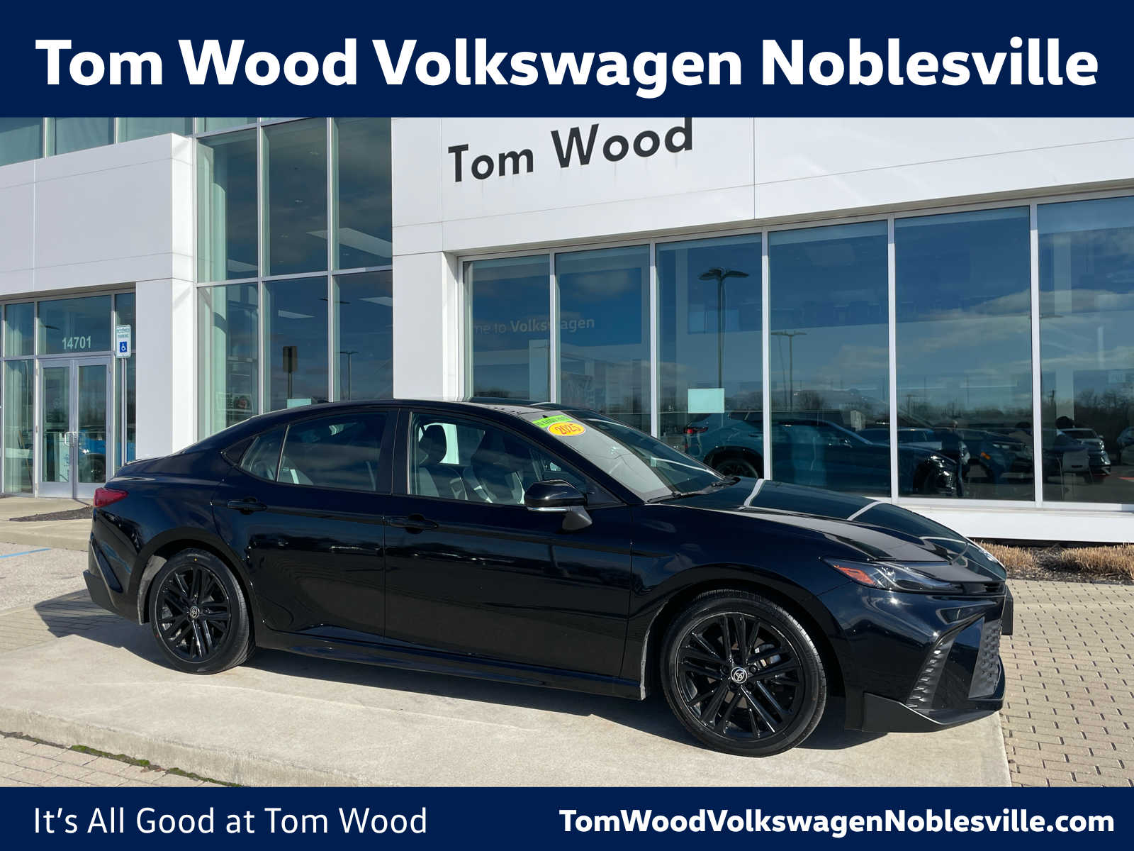 2025 Toyota Camry LE's photo