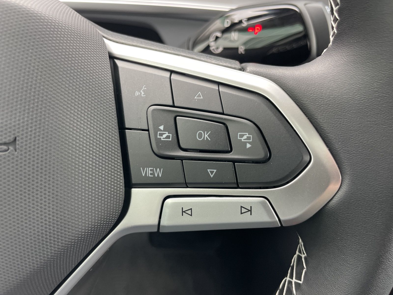 2026 Volkswagen Tiguan SE - Photo 31