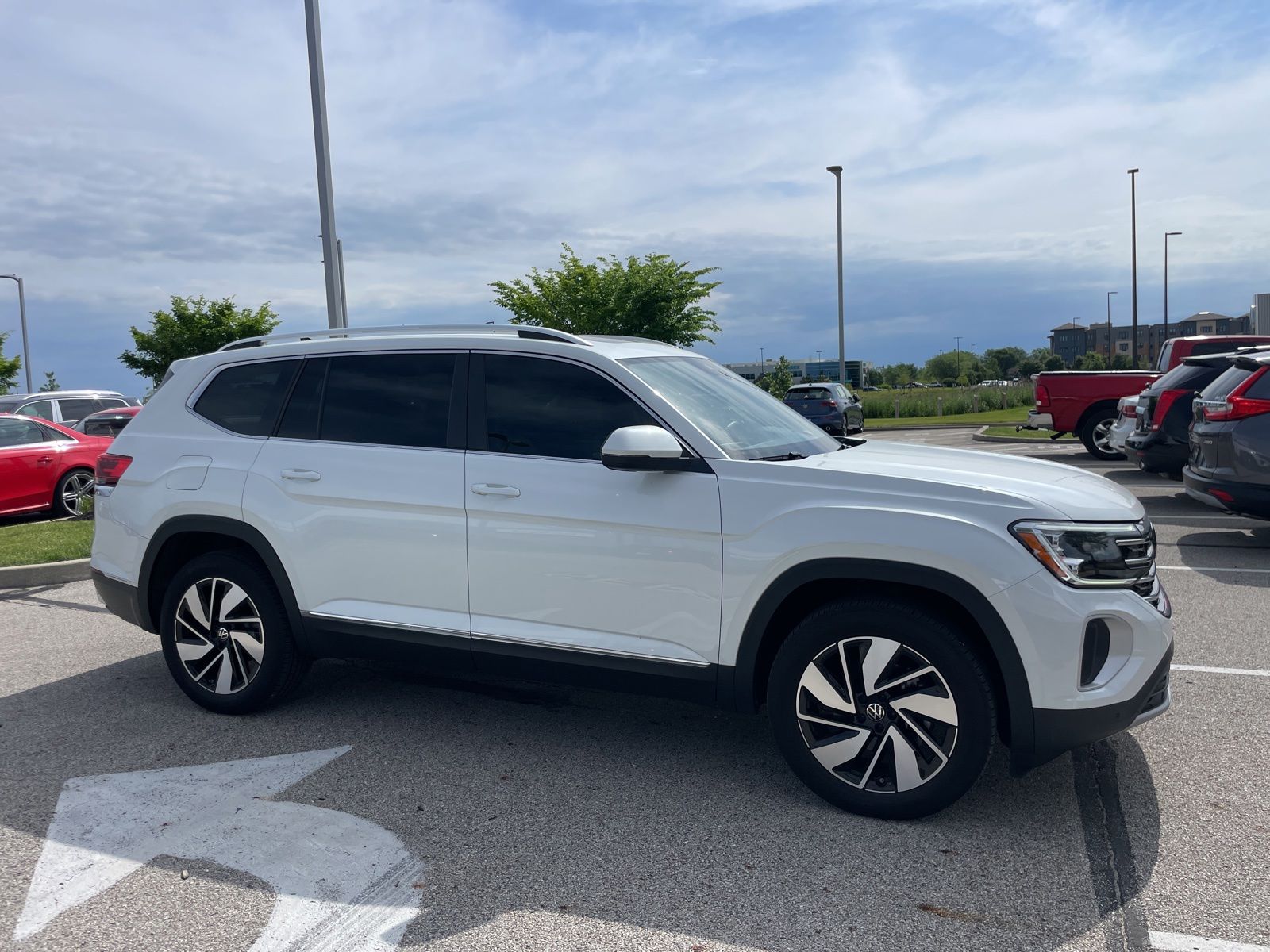 2025 Volkswagen Atlas 2.0T SEL 4MOTION's photo