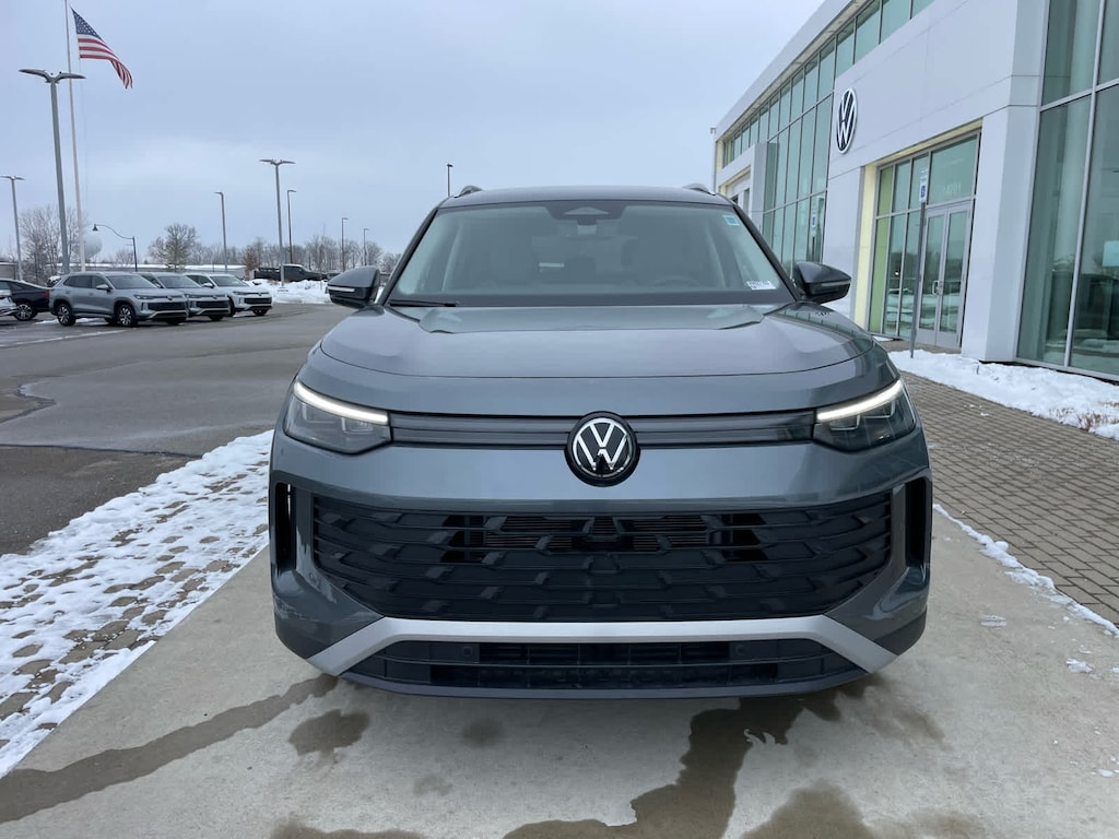 New 2025 Volkswagen Tiguan SE 2.0T 4MOTION