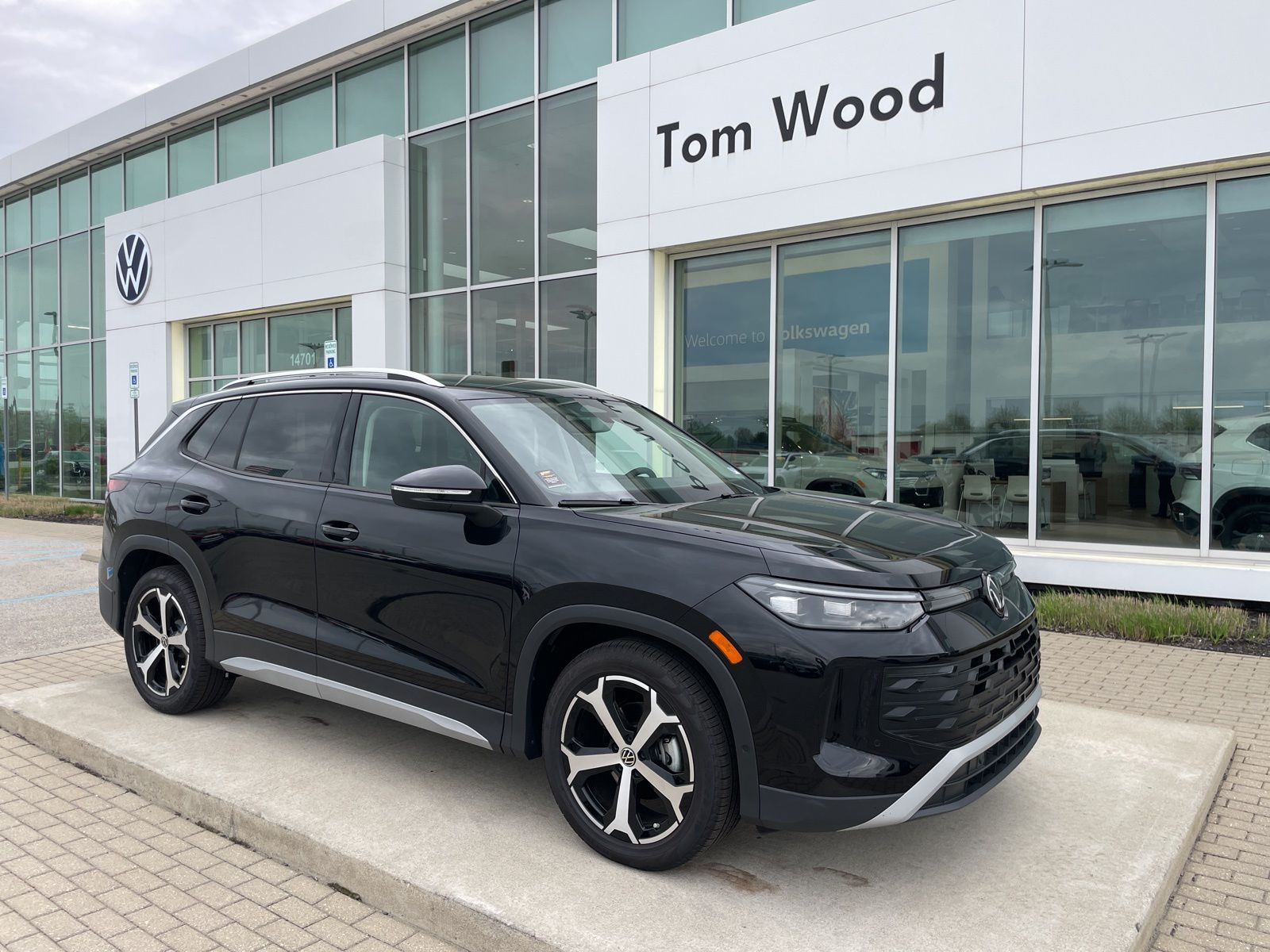 2026 Volkswagen Tiguan SE - Photo 13