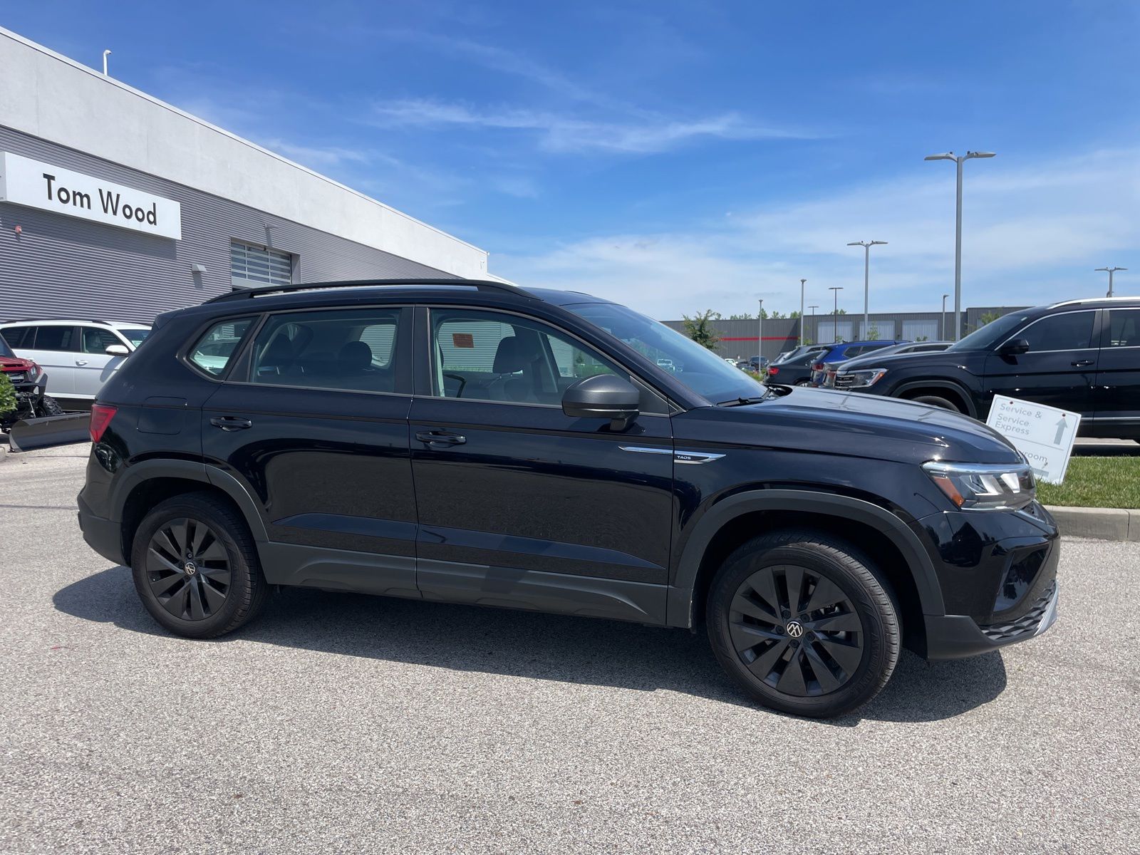 2024 Volkswagen Taos 1.5T S's photo