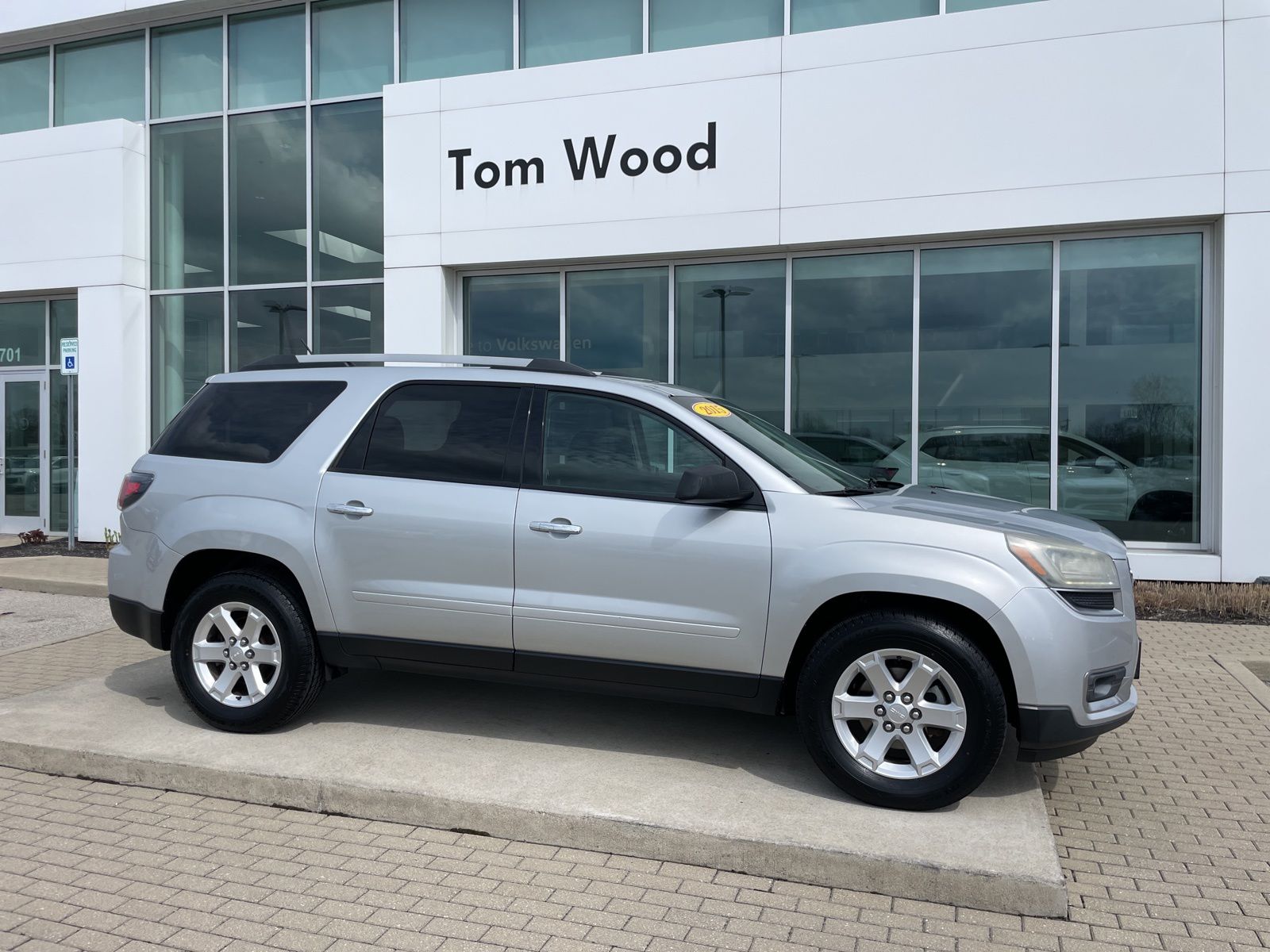 Used 2015 GMC Acadia SLE2 with VIN 1GKKRPKD1FJ339168 for sale in Noblesville, IN