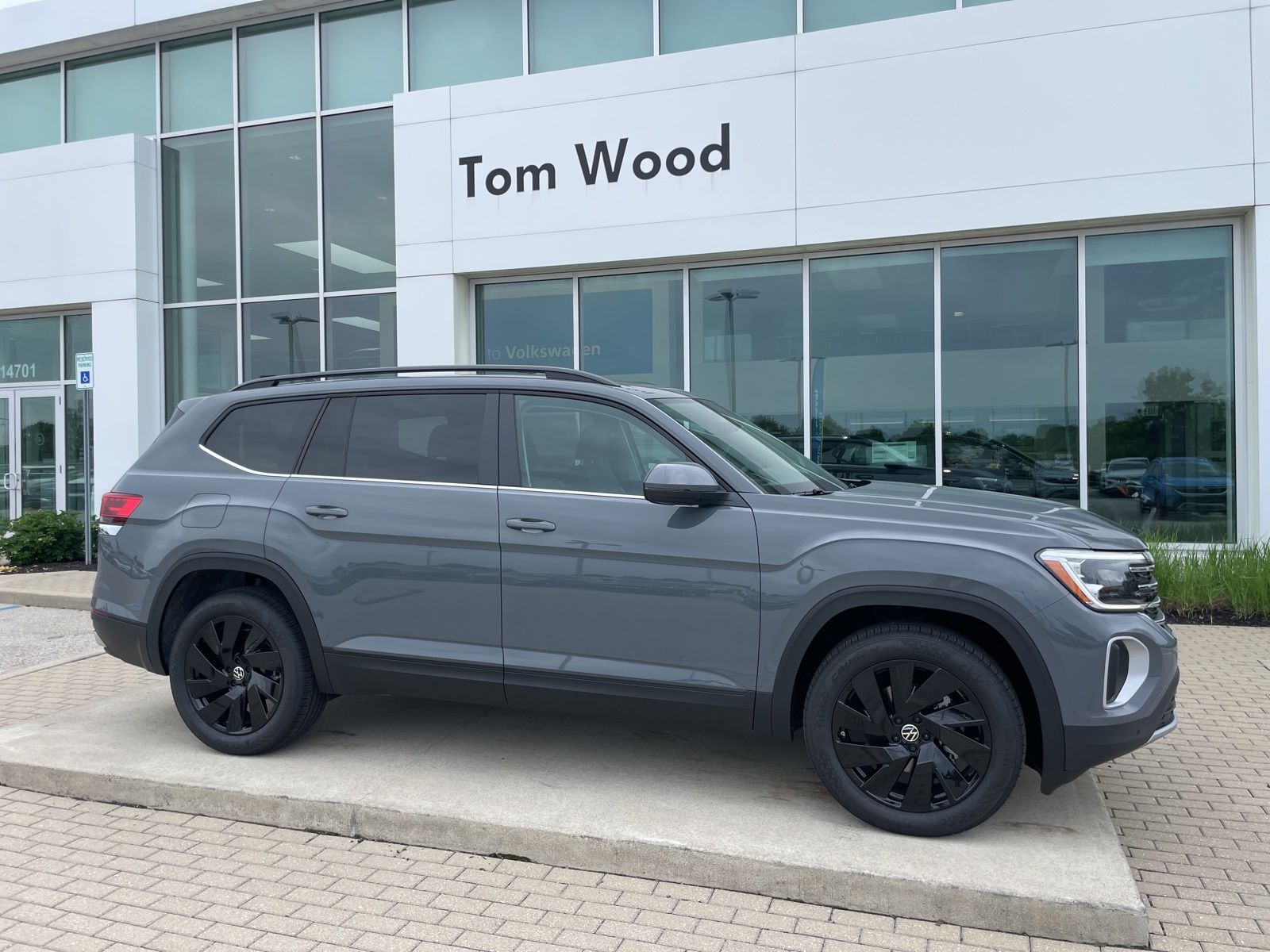 2026 Volkswagen Atlas 2.0T SE w/Tech 4MOTION's photo