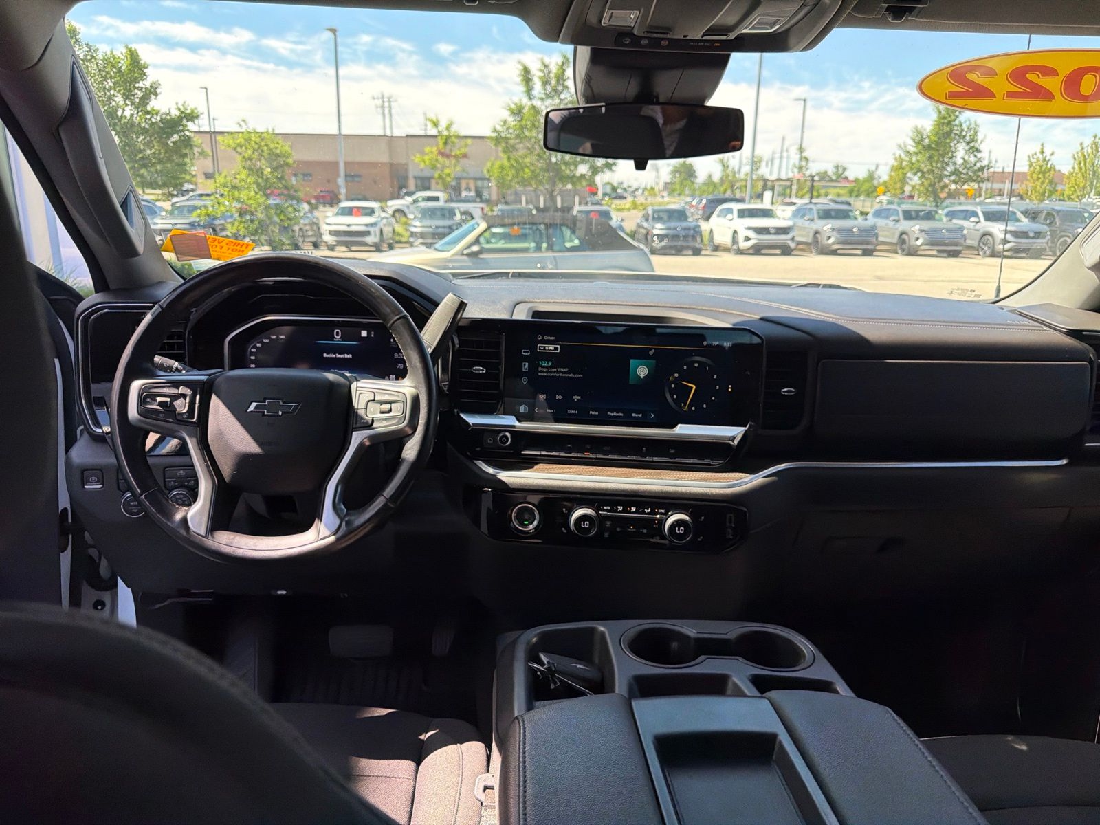2022 Chevrolet Silverado 1500 RST - Photo 17