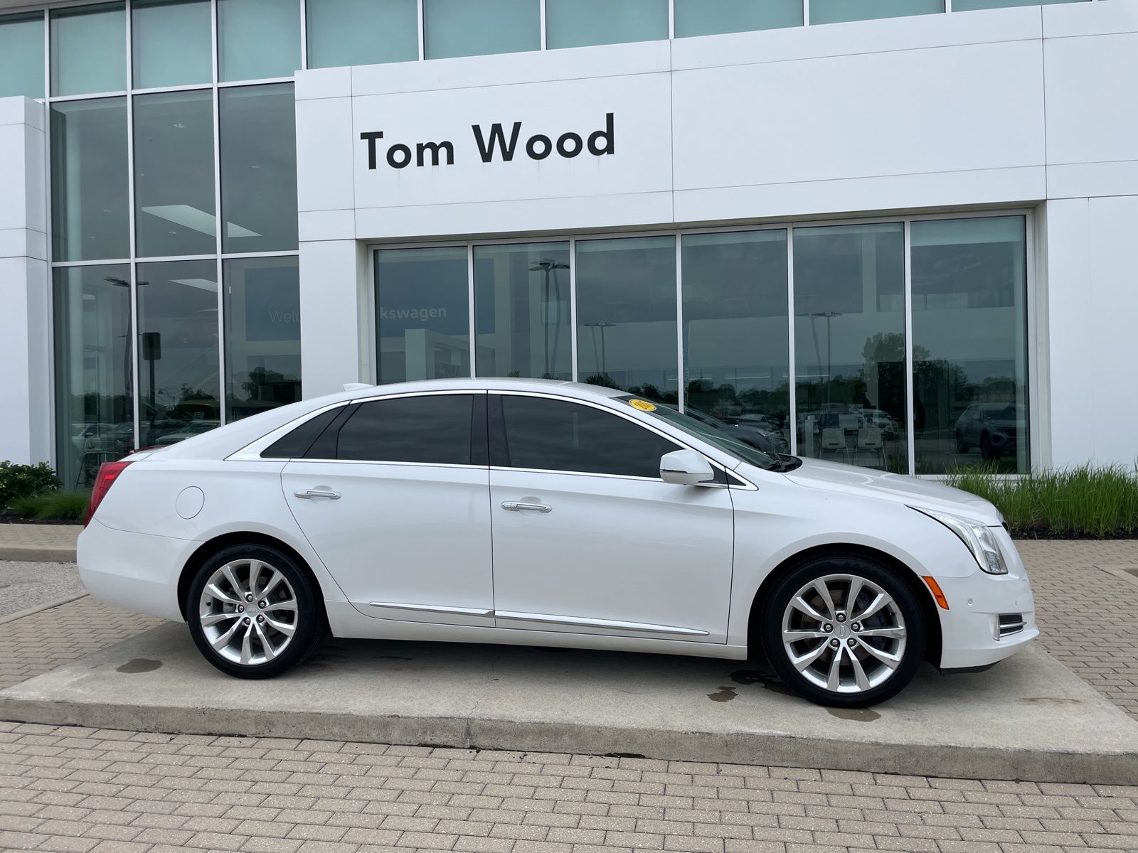 2017 Cadillac XTS 3.6L FWD Luxury's photo