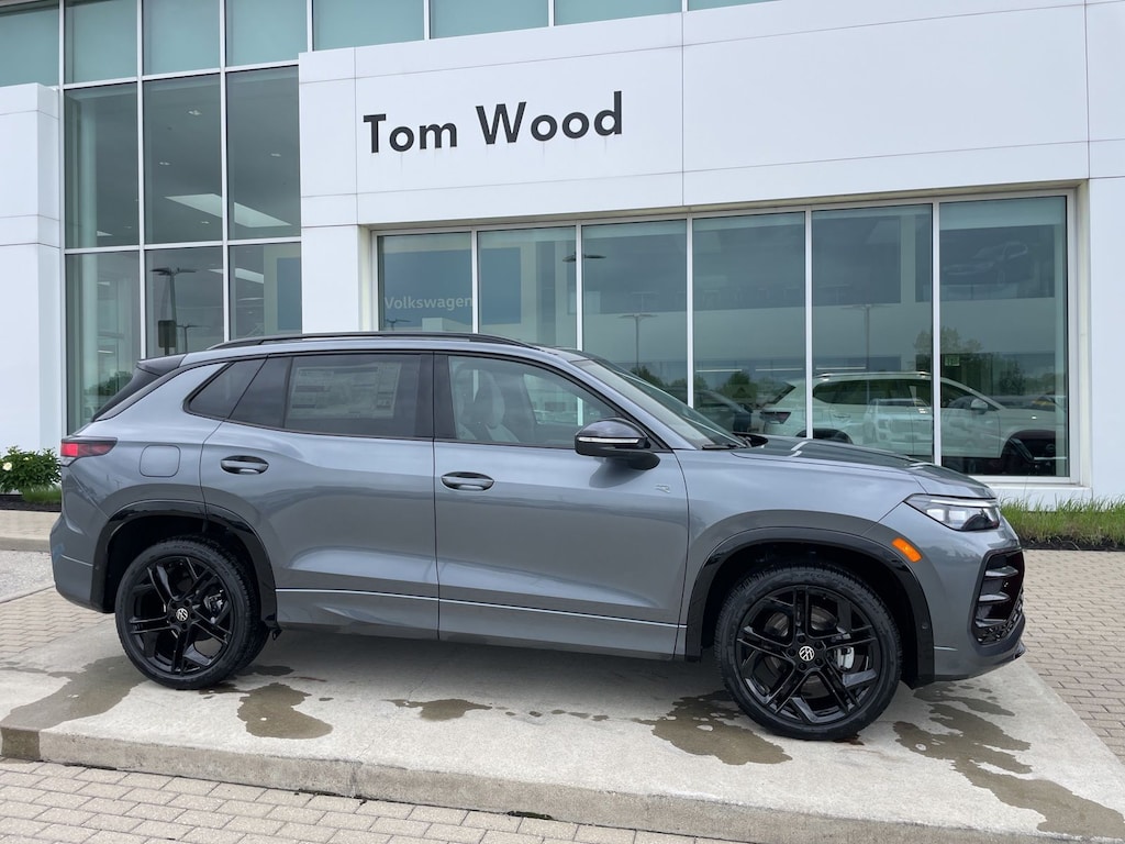 New 2026 Volkswagen Tiguan 2.0T SE R-Line Black SUV
