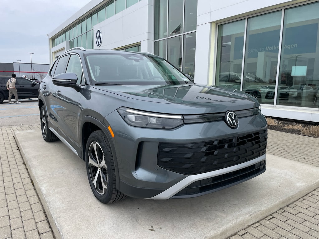 New 2026 Volkswagen Tiguan 2.0T SE SUV