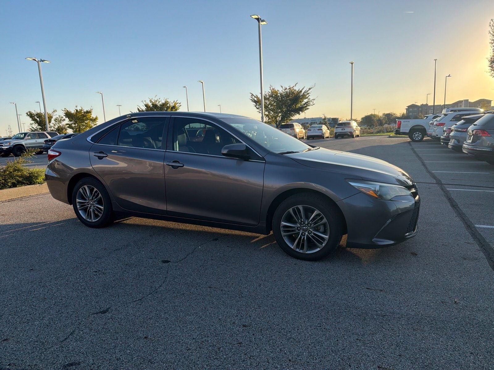 Used 2017 Toyota Camry SE with VIN 4T1BF1FK1HU709316 for sale in Noblesville, IN