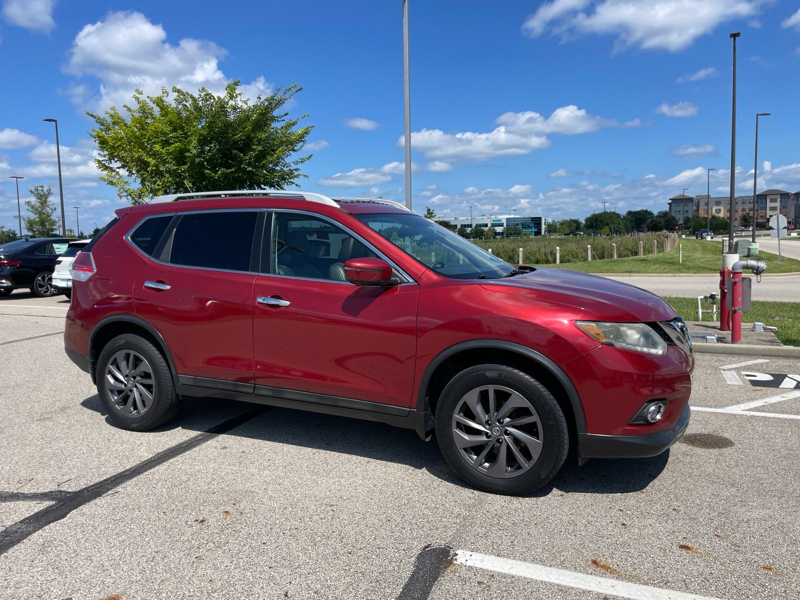 Used 2016 Nissan Rogue SL with VIN 5N1AT2MVXGC847013 for sale in Noblesville, IN