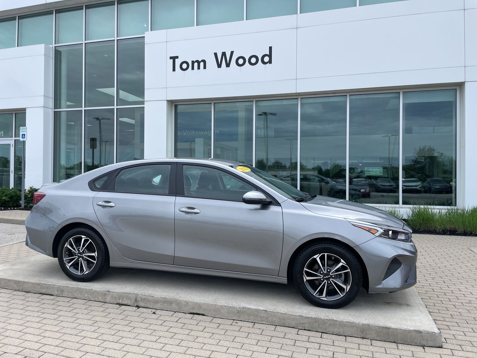 2023 Kia Forte LXS AT's photo