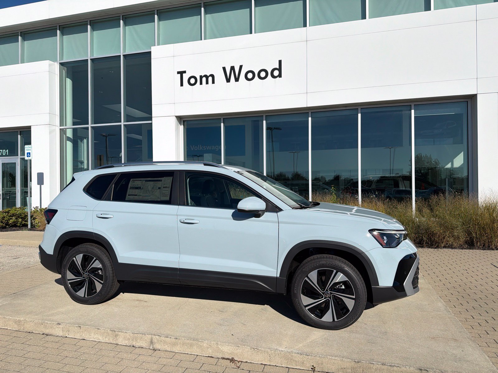2027 Volkswagen Taos SE