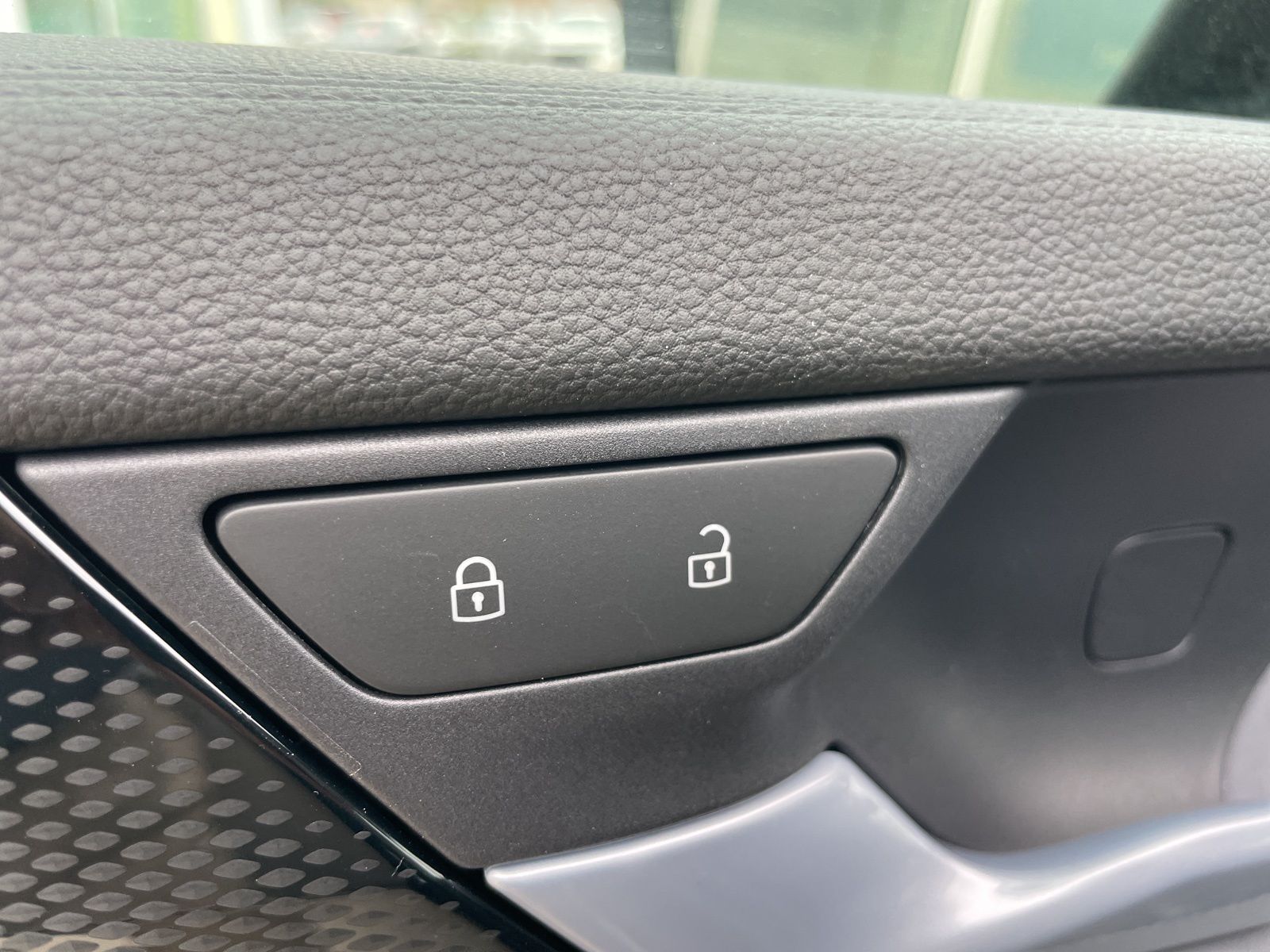2026 Volkswagen Tiguan SE - Photo 15