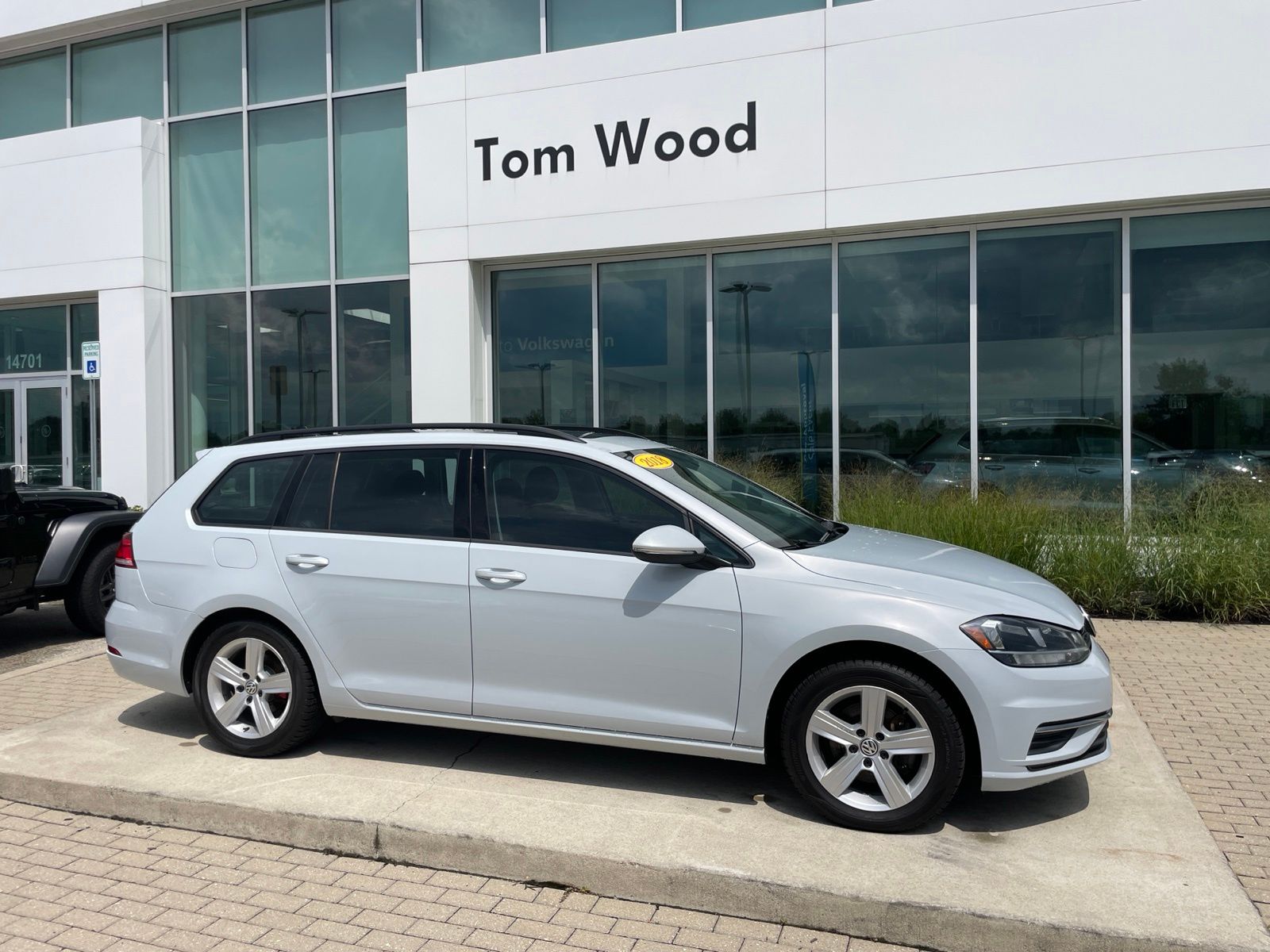 Used 2018 Volkswagen Golf SportWagen SE with VIN 3VWD17AU6JM767310 for sale in Noblesville, IN