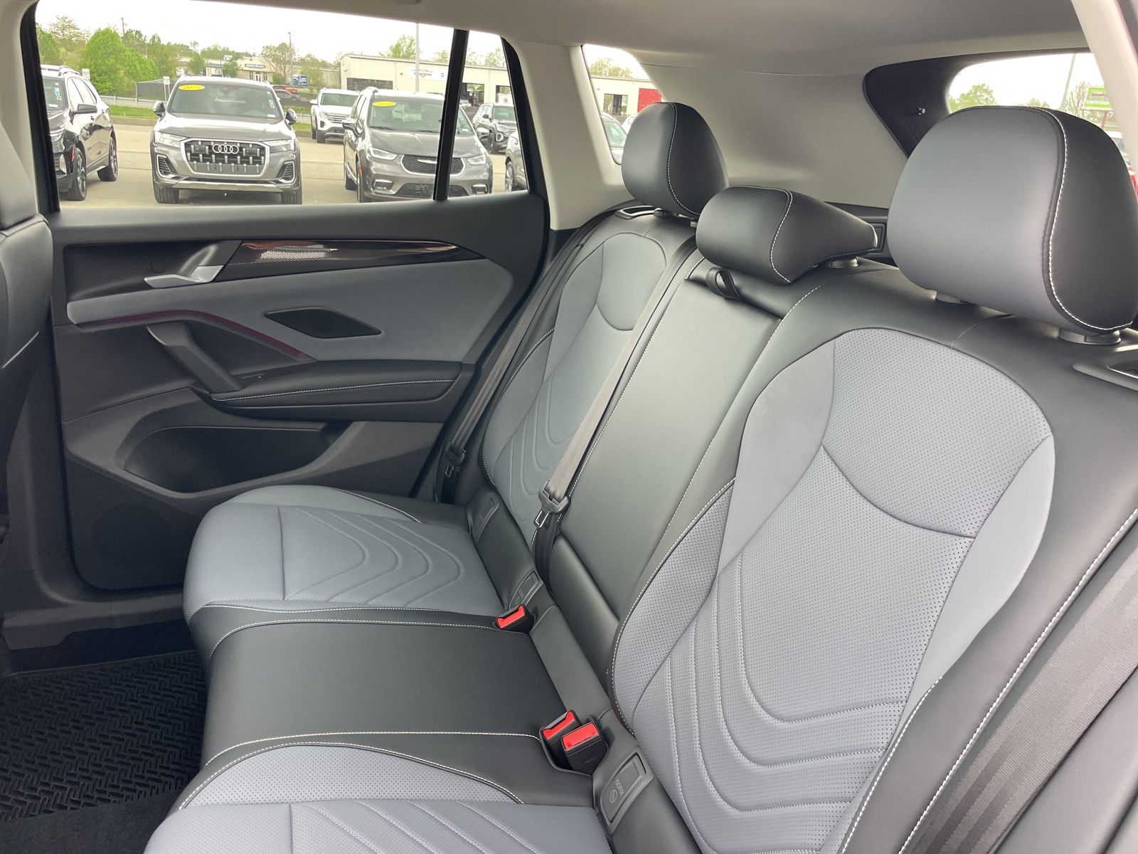 2026 Volkswagen Tiguan SE - Photo 41