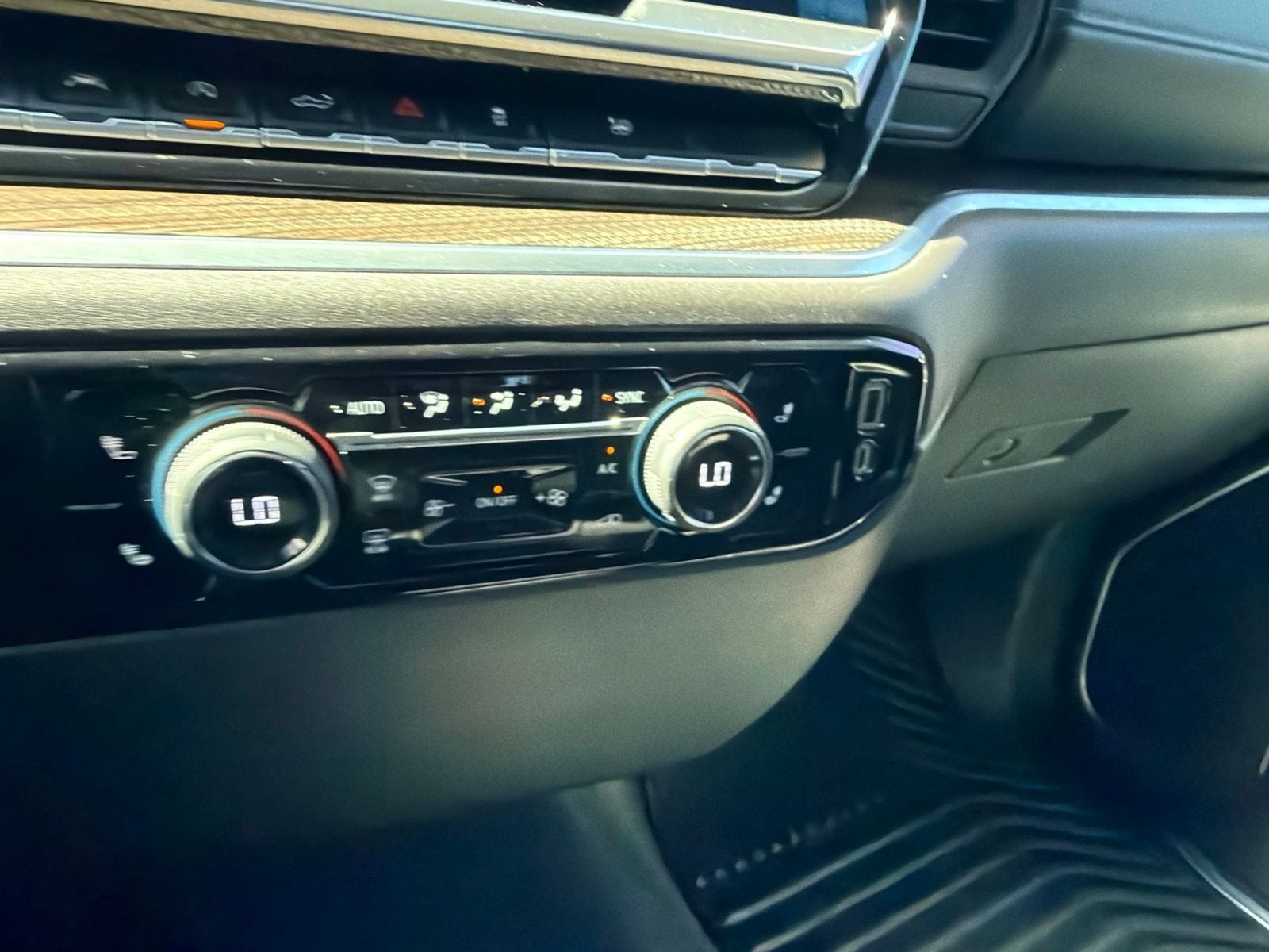 2022 Chevrolet Silverado 1500 RST - Photo 32