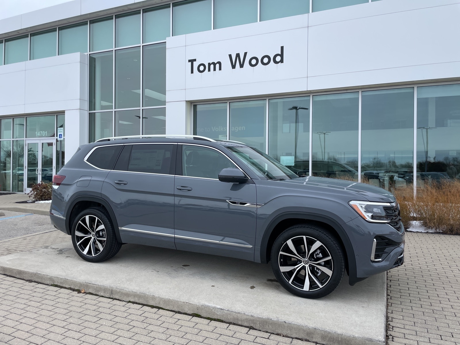 2026 Volkswagen Atlas SEL Premium R-Line's photo