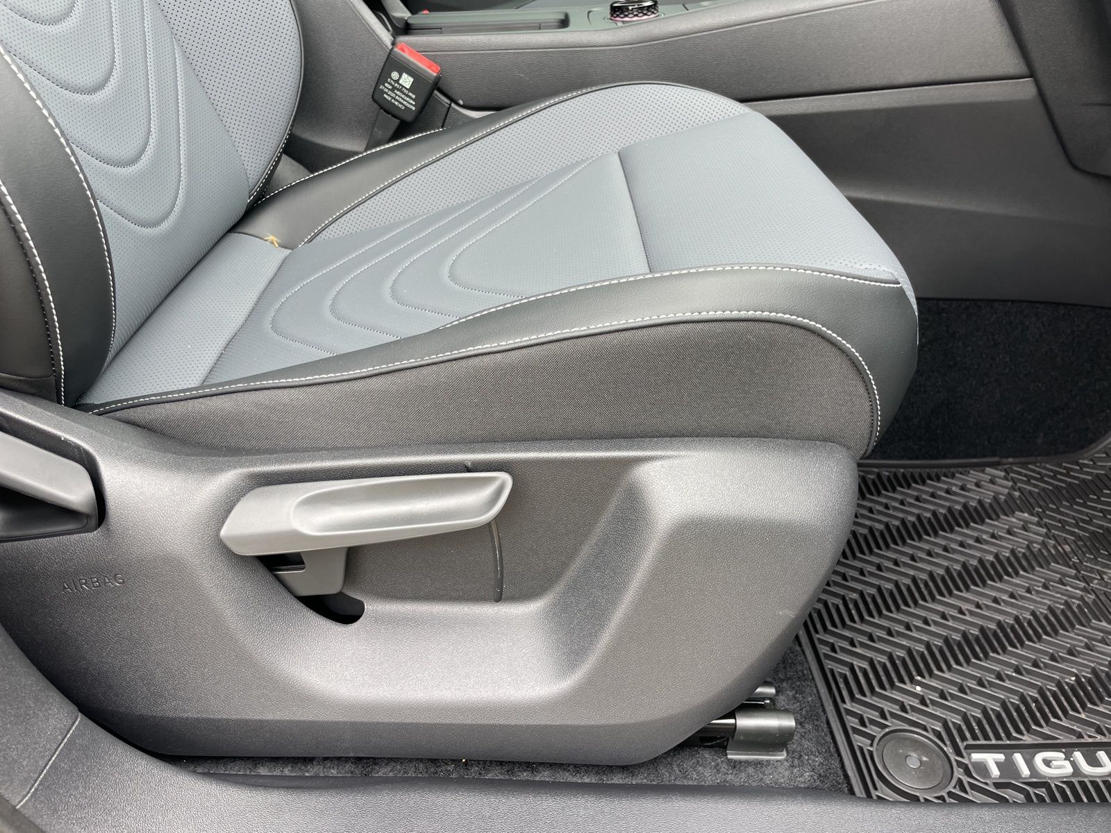 2026 Volkswagen Tiguan SE - Photo 68