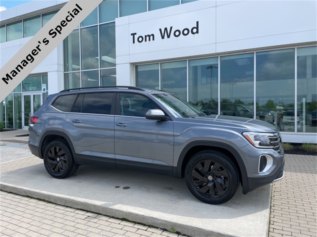 New 2025 Volkswagen Atlas 2.0T SE w/Technology SUV