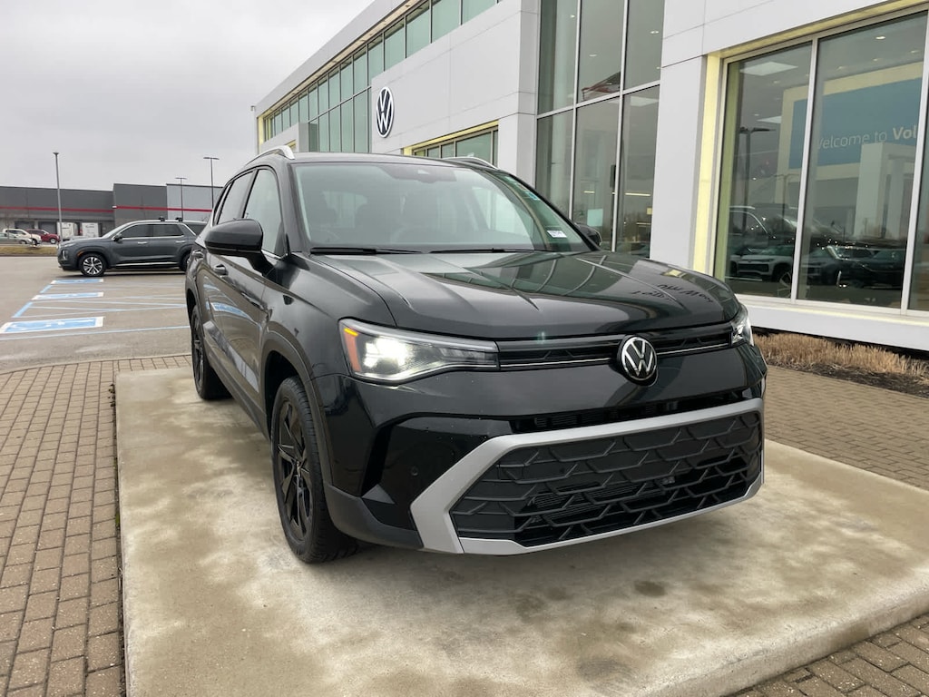 New 2026 Volkswagen Taos SE FWD