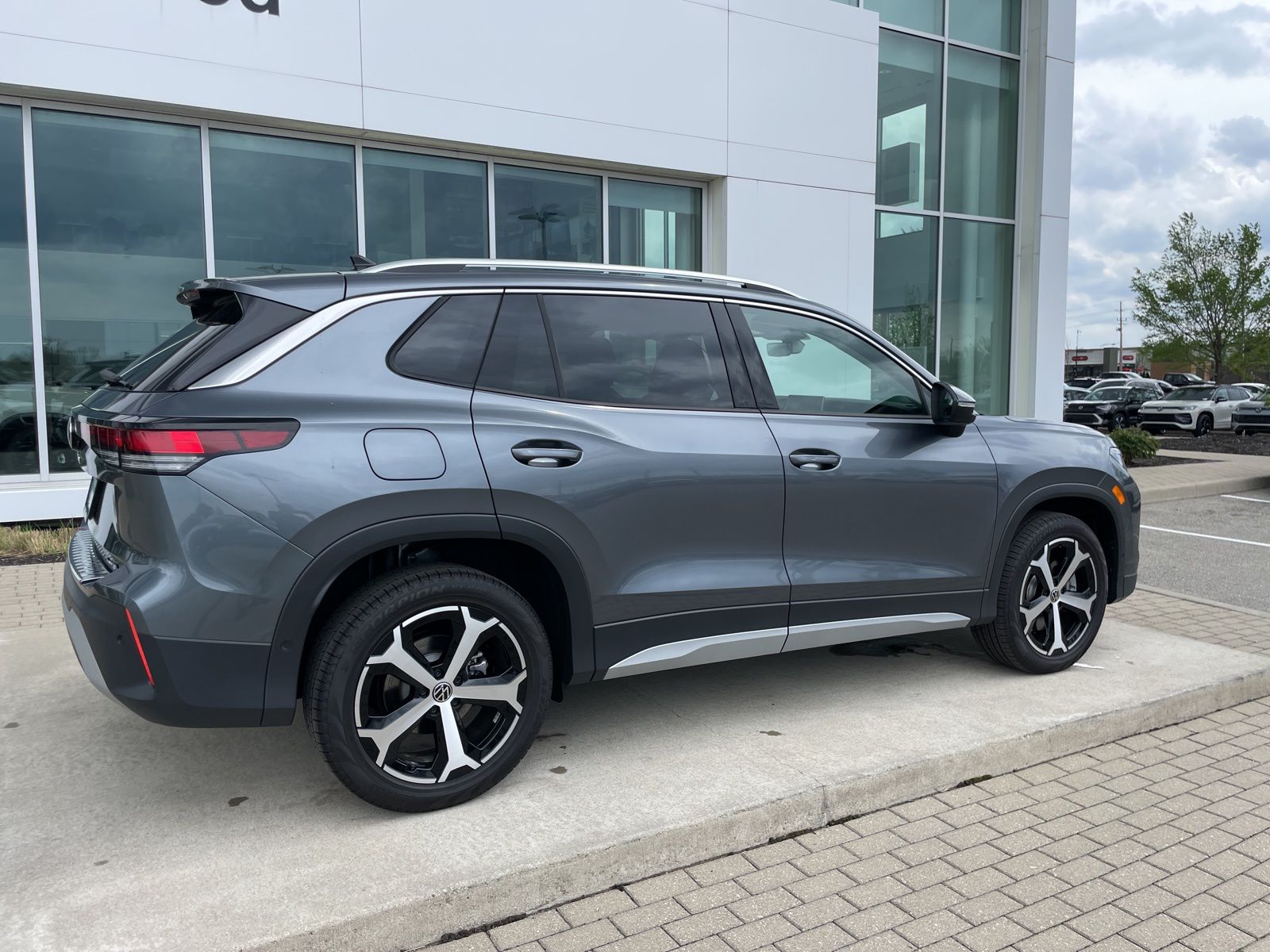 2026 Volkswagen Tiguan SE - Photo 60