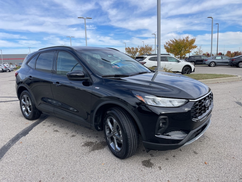 Used 2025 Ford Escape ST-Line Select SUV