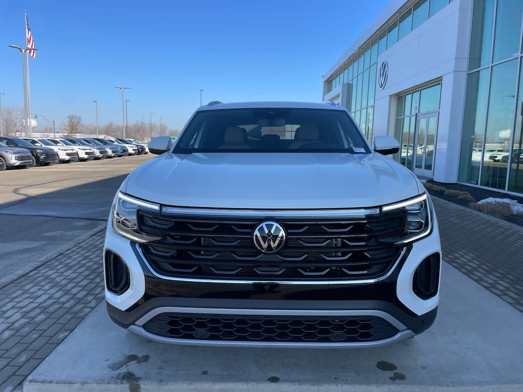 New 2026 Volkswagen Atlas Cross Sport 2.0T SE w/Technology 4MOTION
