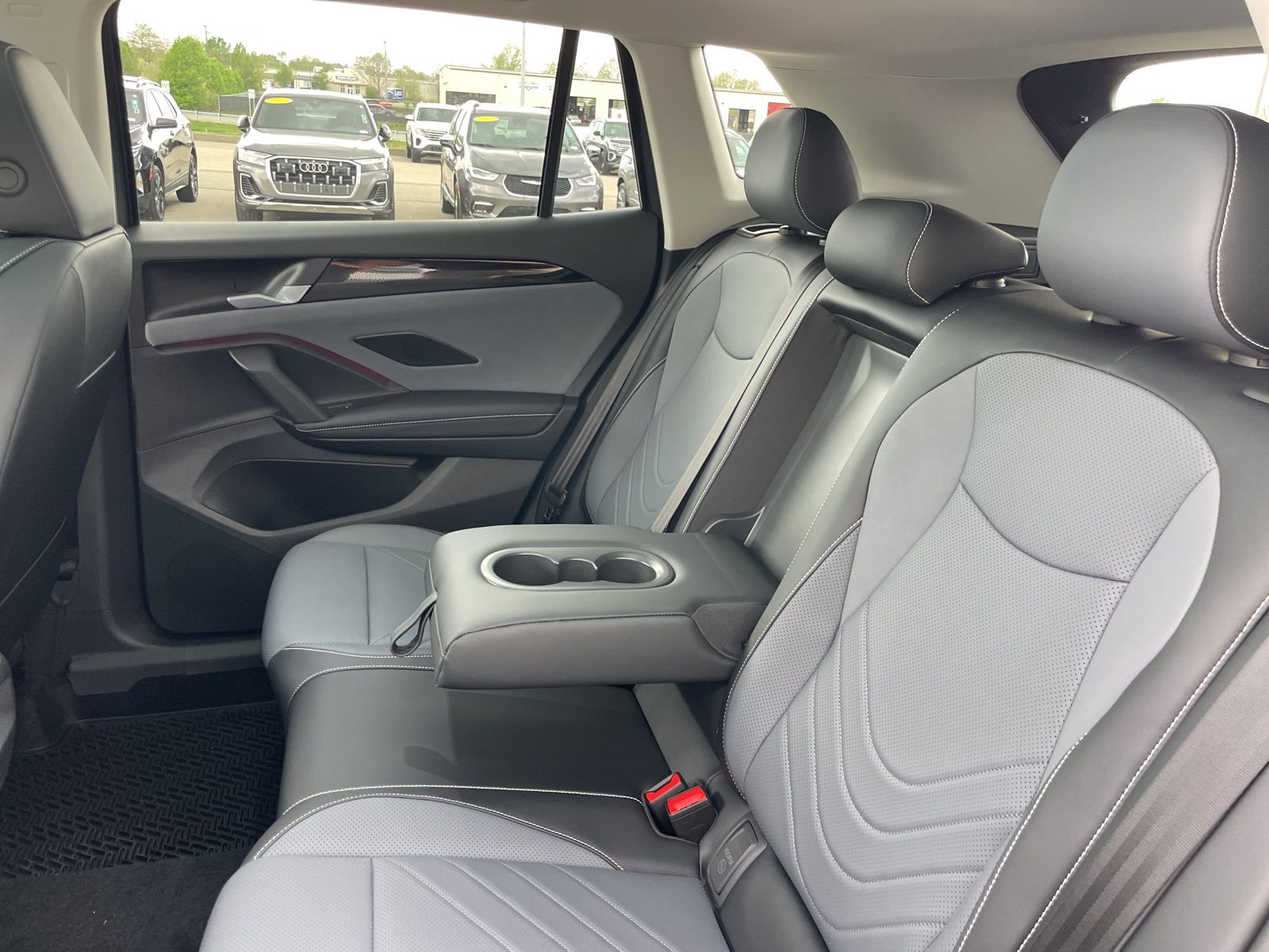 2026 Volkswagen Tiguan SE - Photo 42