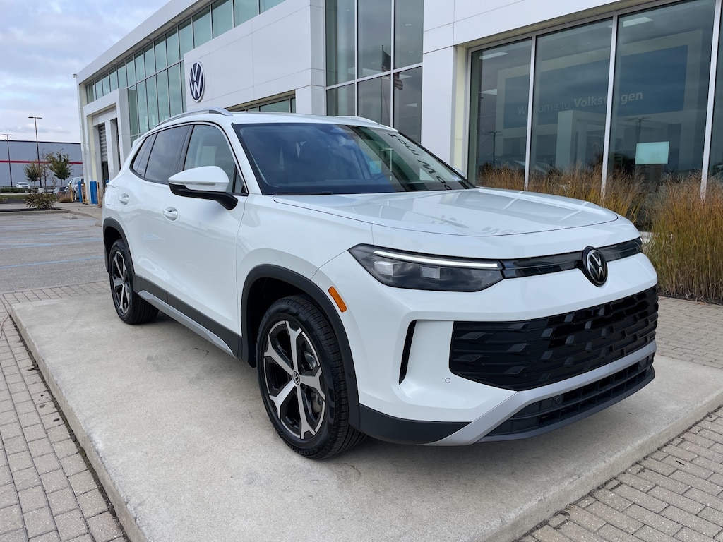 New 2026 Volkswagen Tiguan 2.0T SE SUV