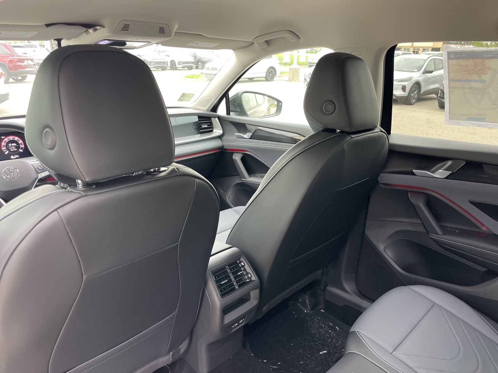 2026 Volkswagen Tiguan SE - Photo 28