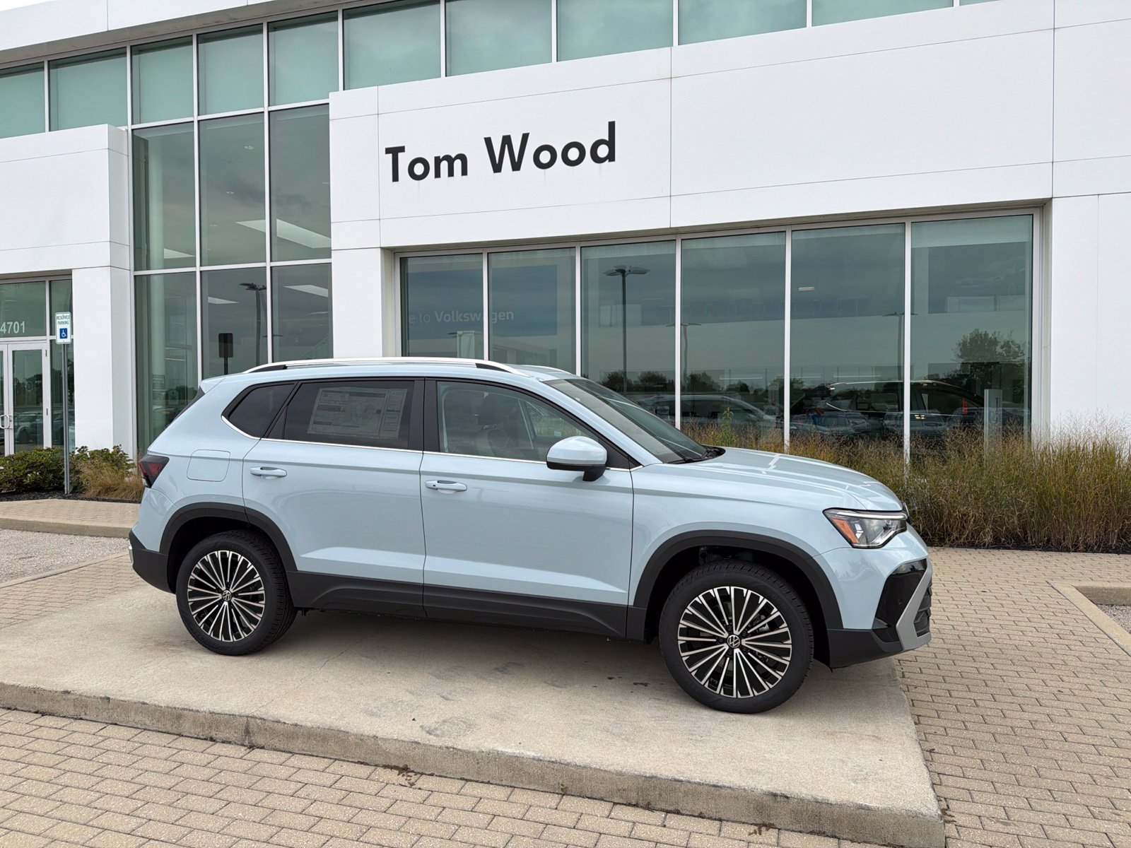 2027 Volkswagen Taos SE